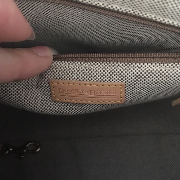 Dooney and Bourke purse - Picture 5 of 6